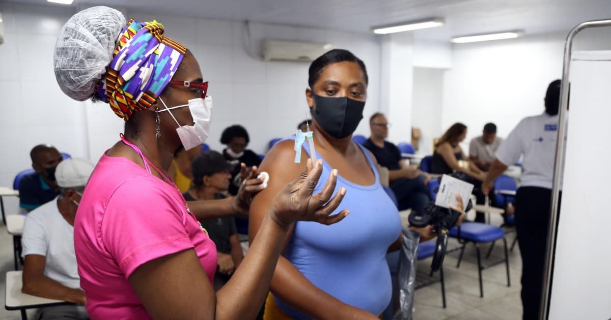 Salvador disponibiliza postos de vacinação com horário estendido nesta quarta-feira