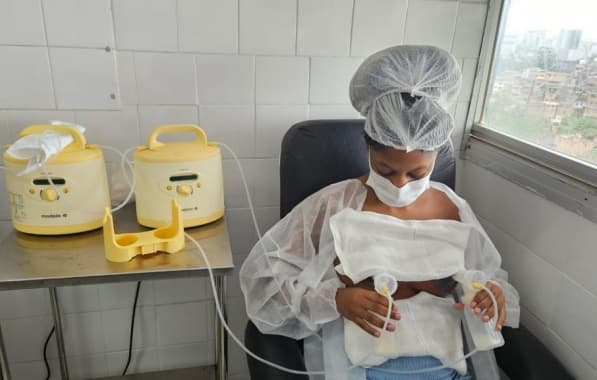 Hospital Roberto Santos realiza campanha de amamentação no Shopping Paralela em prol do Agosto Dourado