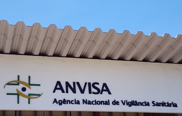Anvisa cancela registros de mais de 500 produtos para alisar e ondular cabelos
