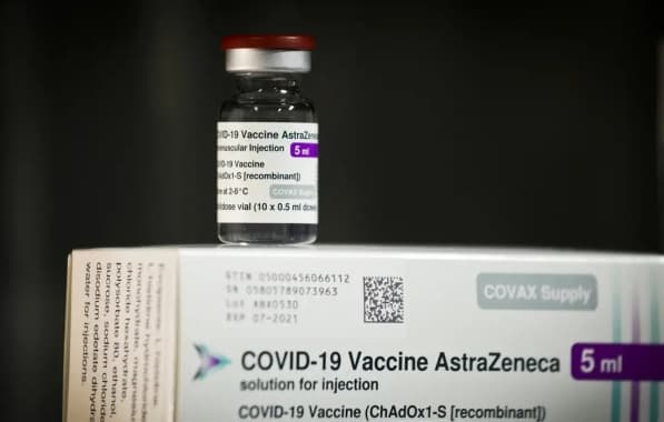 AstraZeneca reconhece efeito colateral raro na vacina da Covid-19 
