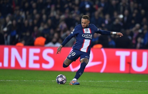 Chegada de Neymar pode colocar ídolo e capitão do Al-Hilal no banco de  reservas - Folha PE