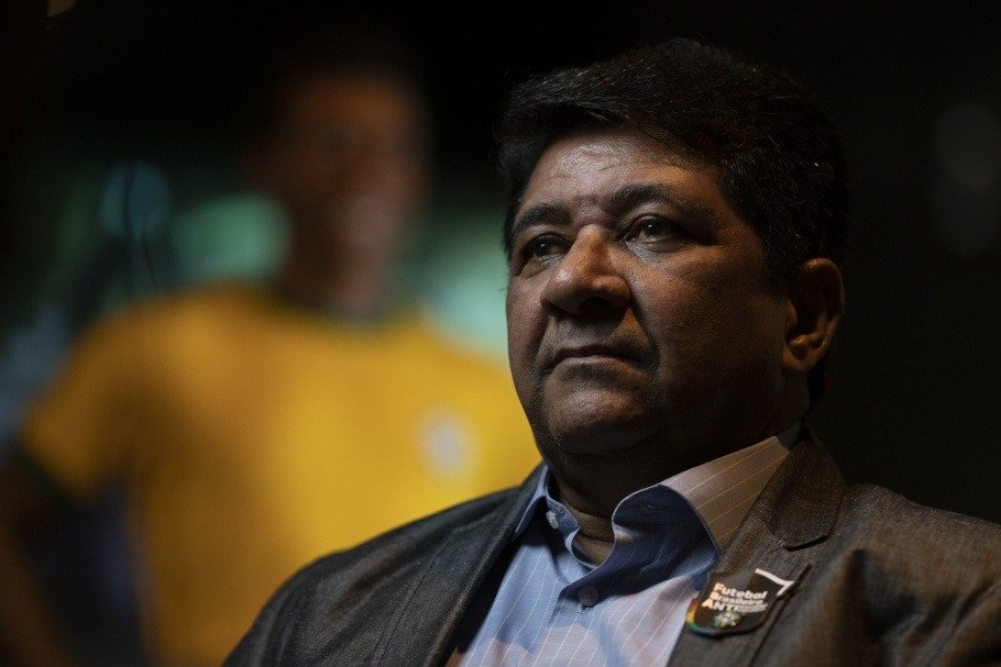 CBF e Tite pedem punição por caso de racismo em jogo do Brasil