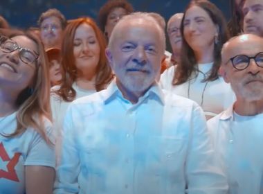 VÍDEO: Lula reúne Chico Buarque e Maitê Proença em jingle na reta final da campanha