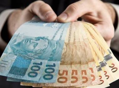 Proposta prevista por Bolsonaro para renovar cédulas de R$ 100 segue parada