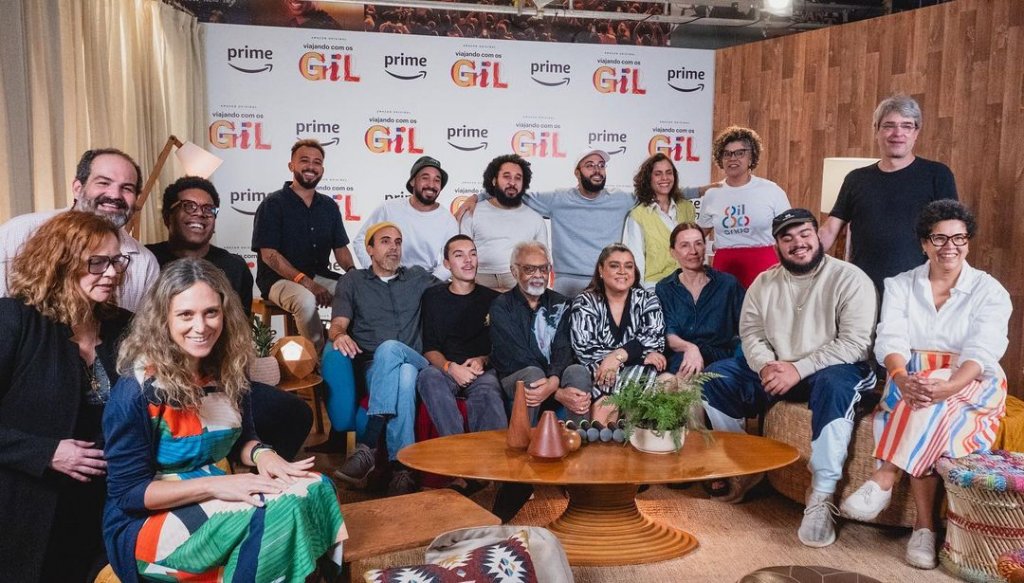 Mariana Ximenes curte show de Gilberto Gil e sua família na França