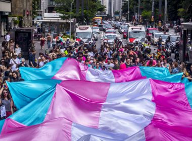 Governo americano quer excluir existência de transgêneros da lei federal