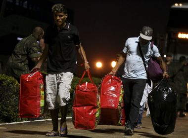 Bolsonaro sugere criação de campo de refugiados para venezuelanos