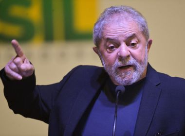 Ex-presidente Lula retorna a Curitiba e volta para a carceragem da Polícia Federal