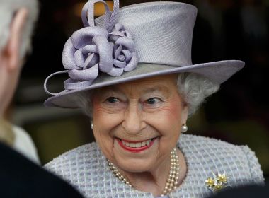 Rainha Elizabeth abriu vaga de emprego com salário de R$ 155 mil