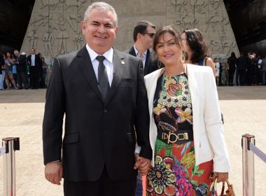 Coronel desiste de pré-candidatura e lança esposa para disputar prefeitura de Salvador
