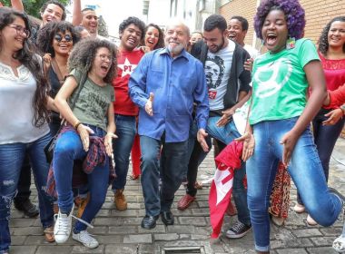 Lula pretende comprar casa em Salvador após casar com namorada