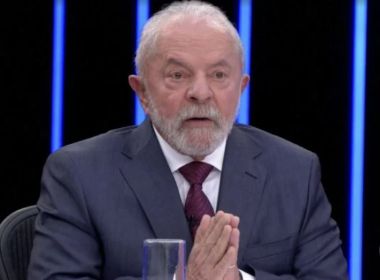 Campanha de Lula passará a enviar trechos da Bíblia para apoiadores, diz coluna