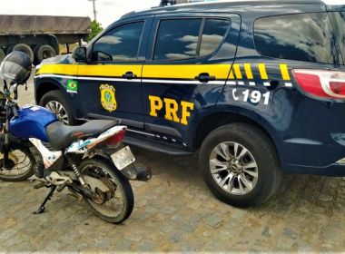 Tucano: PRF recupera moto roubada e prende homem por uso de documento falso
